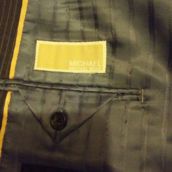 Men's Michael Kors Suit - Picture 3 of 7